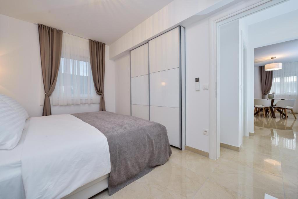Luxury Apartment Arta-2 With Heated Pool And Jacuzzi Бибинье Экстерьер фото